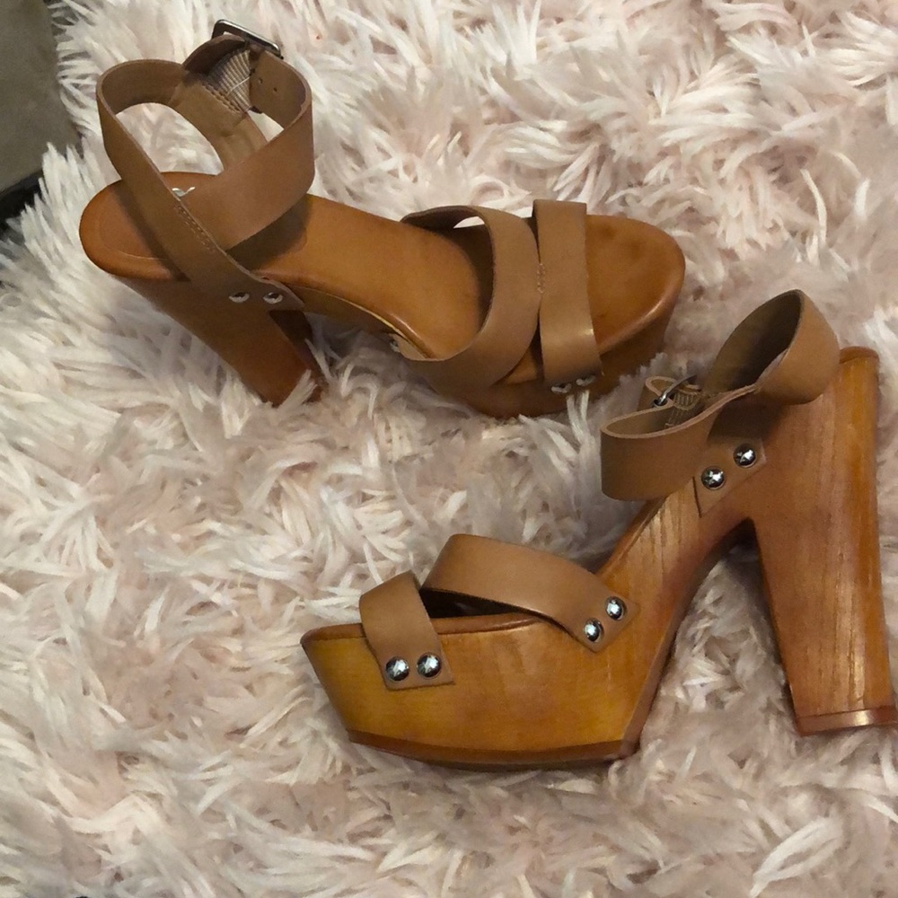 Gianni Bini platforms